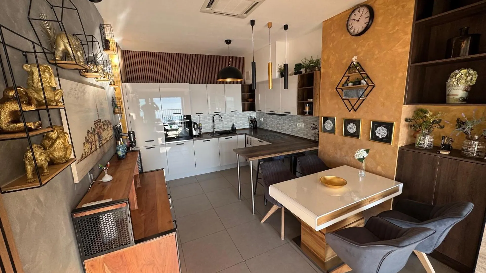 Magic View Luxury Penthouse With Jacuzzi And Sea View Apartment Split