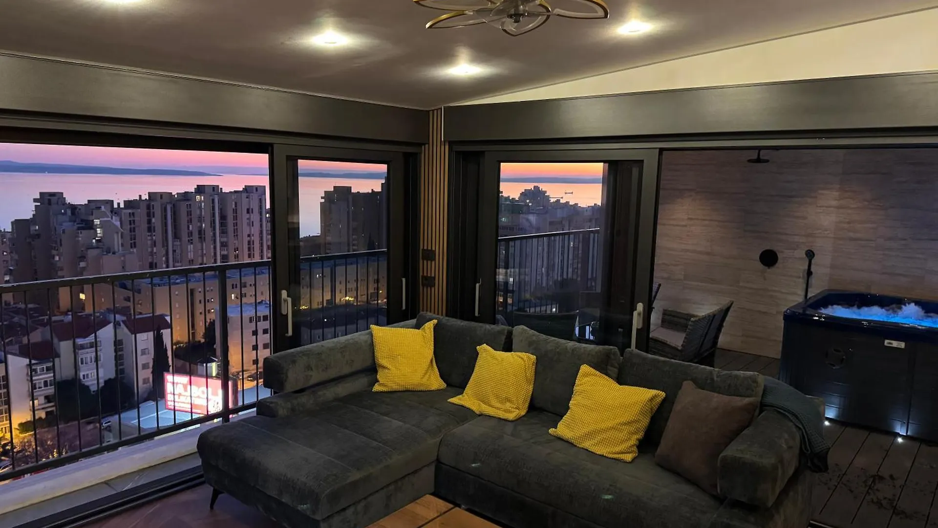 Apartament Magic View Luxury Penthouse With Jacuzzi And Sea View Split Chorwacja