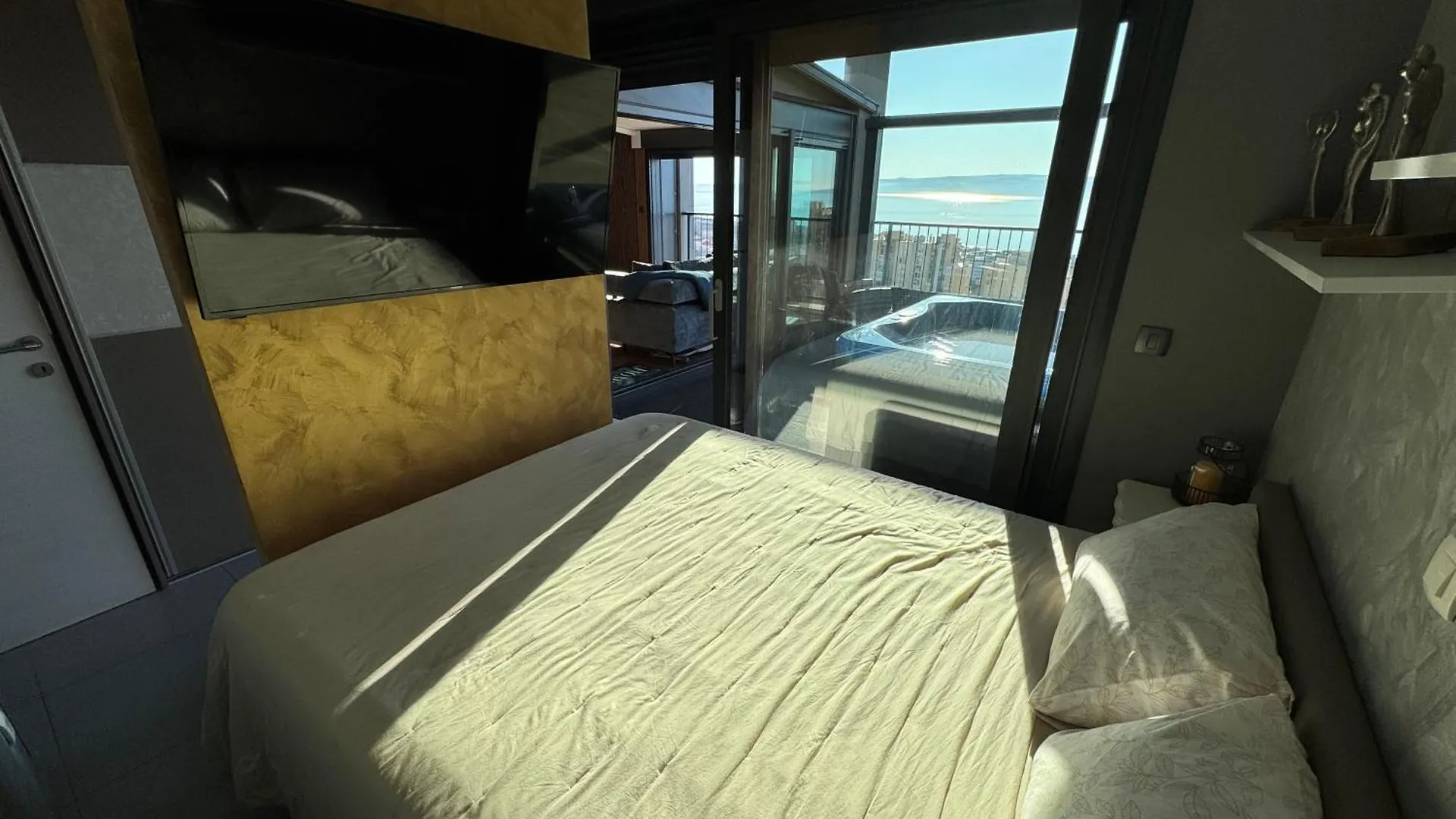 Magic View Luxury Penthouse With Jacuzzi And Sea View Apartment Split